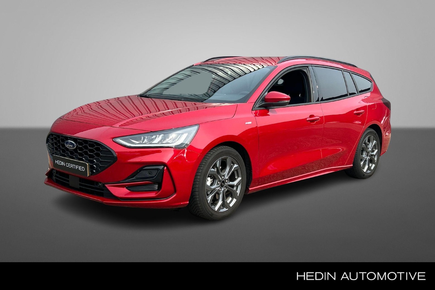 Ford Focus Wagon - 1.0 EcoBoost Hybrid ST Line | Winter Pack | Privacy Glass | Parkeer sensoren voor + achter - AutoWereld.nl