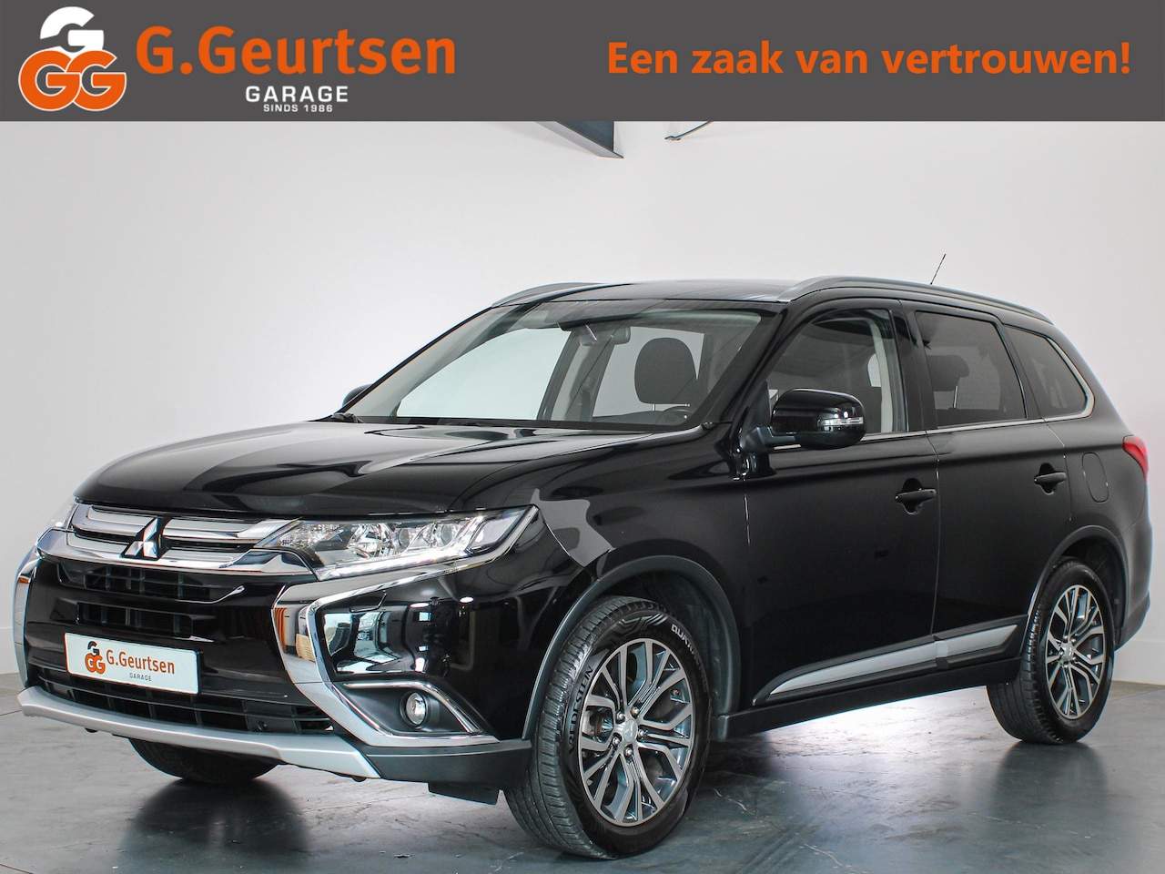 Mitsubishi Outlander - 2.0 Executive Edition 2.0 Executive Edition, 7-Persoons, Trekhaak, Bluetooth, Navigatie, Cruise Control - AutoWereld.nl