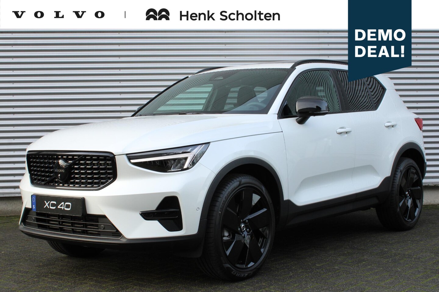 Volvo XC40 - B4 Mild Hybrid Plus Black Edition | Panoramisch Schuif-/Kanteldak | Connect Mictrotech/Nub - AutoWereld.nl