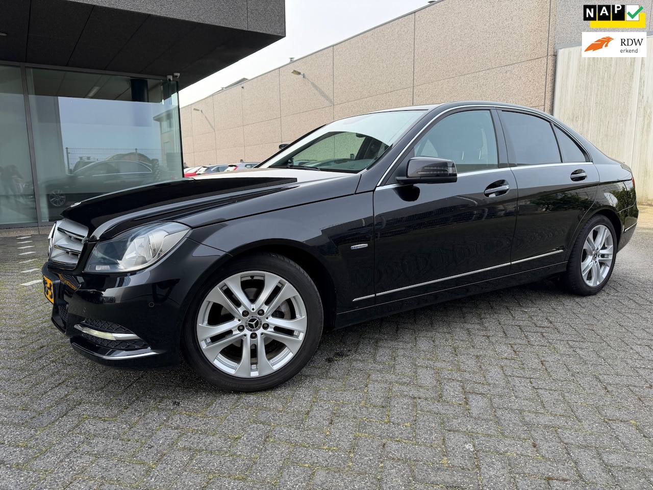 Mercedes-Benz C-klasse - 180 Bus Class Avantgarde AUTOMAAT CLIMAT BJ 5-2011 APK 3-2027 - AutoWereld.nl