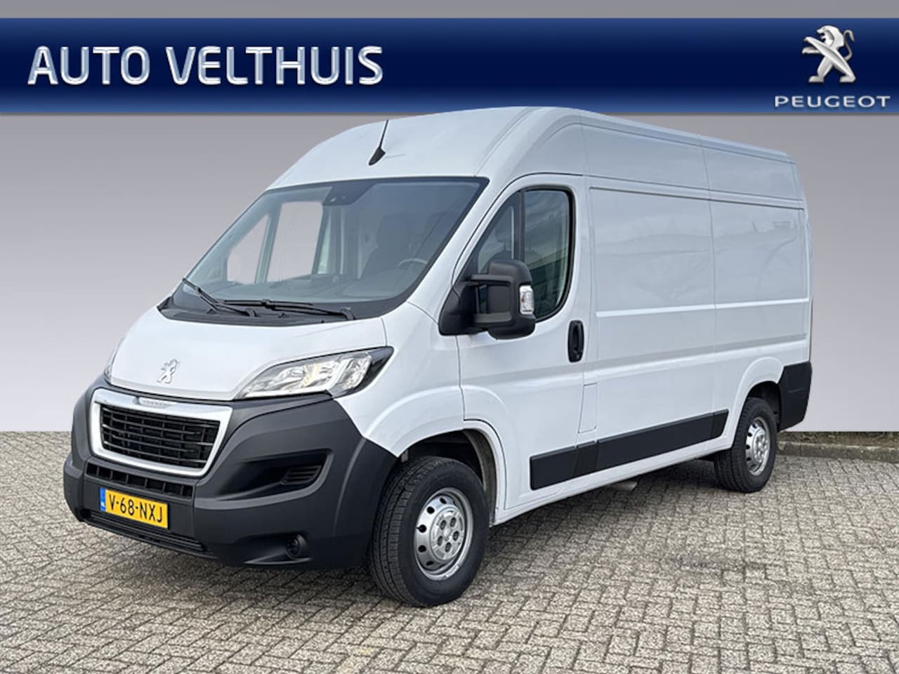 Peugeot Boxer - GB 333 L2H2 BlueHDi 140PK S&S *betimmering, trekhaak, Apple Carplay, camera* - AutoWereld.nl