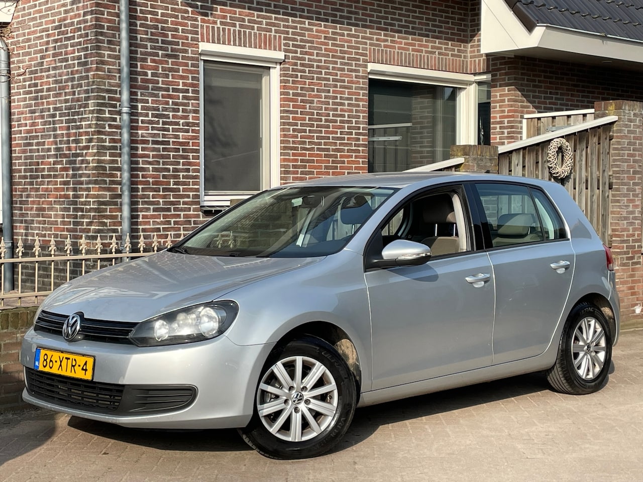 Volkswagen Golf - 1.2 TSI Comfortline AIRCO/CLIMA, cruise, 5-deurs, NAVI - AutoWereld.nl