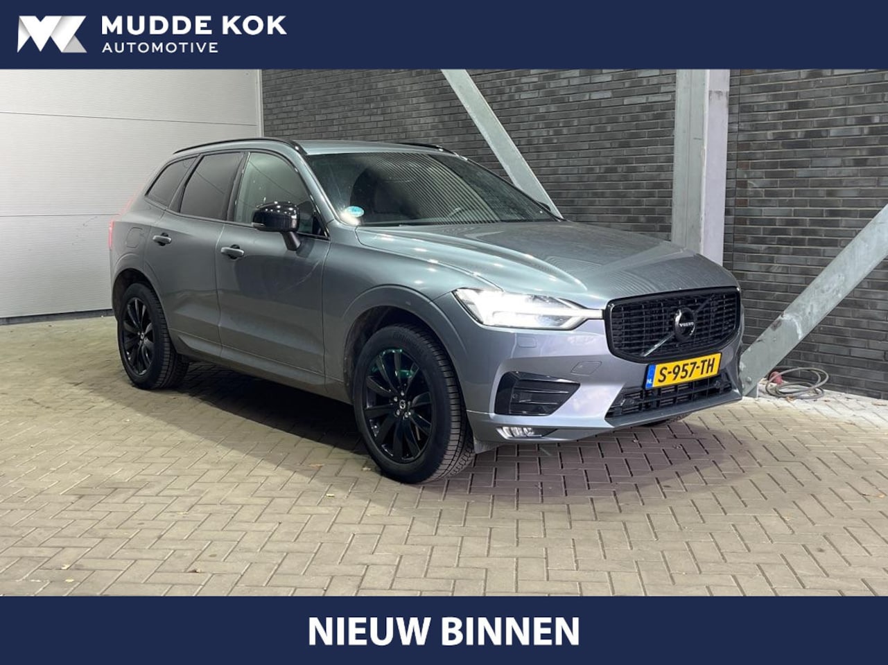 Volvo XC60 - T5 R-Design | Trekhaak | ACC | Keyless | Stoelverwarming | Getint Glas - AutoWereld.nl