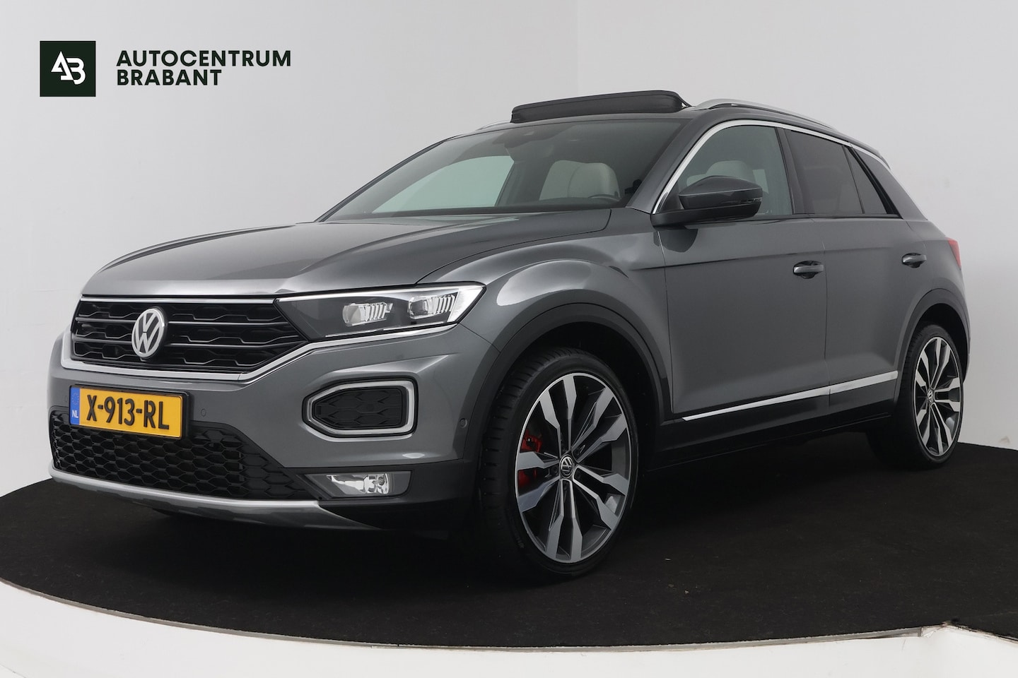 Volkswagen T-Roc - 2.0 TSI 4Motion Sport (PANORAMADAK, TREKHAAK, STOELVERWARMING, CRUISE ADAPTIEF, DIGITALE C - AutoWereld.nl