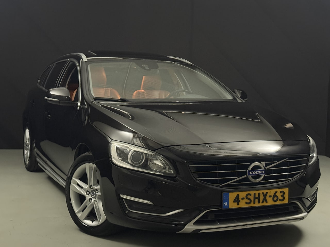 Volvo V60 - 2.4 D6 AWD Plug-In Hybrid Summum 2.4 D6 AWD Plug-In Hybrid Summum - AutoWereld.nl