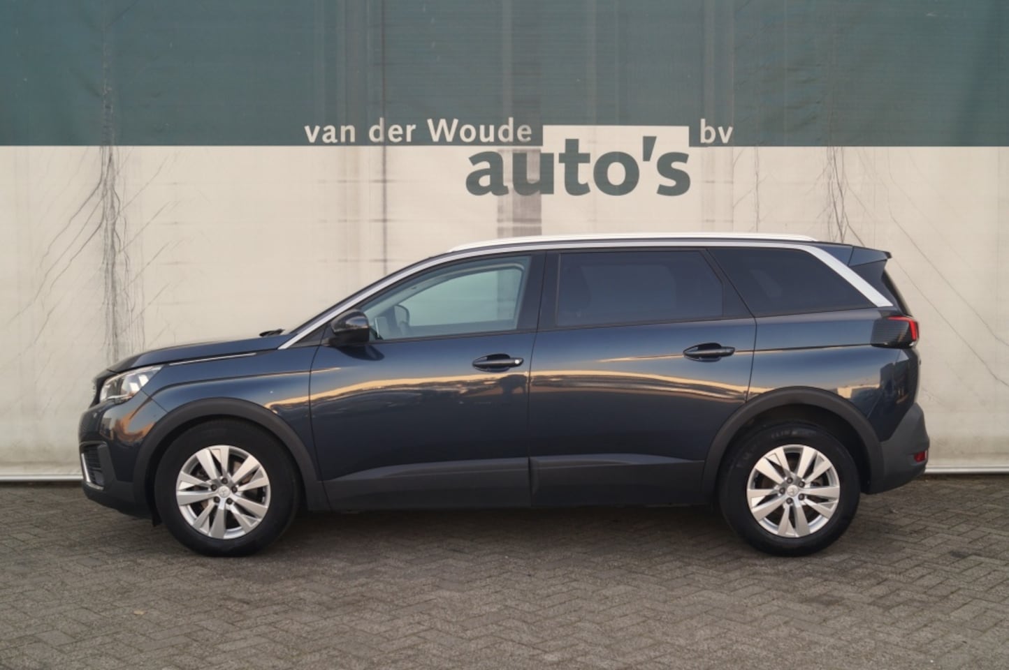 Peugeot 5008 - 1.2 PureTech 130pk Executive 7-persoons -NW.MOTOR-NAVI-ECC- - AutoWereld.nl