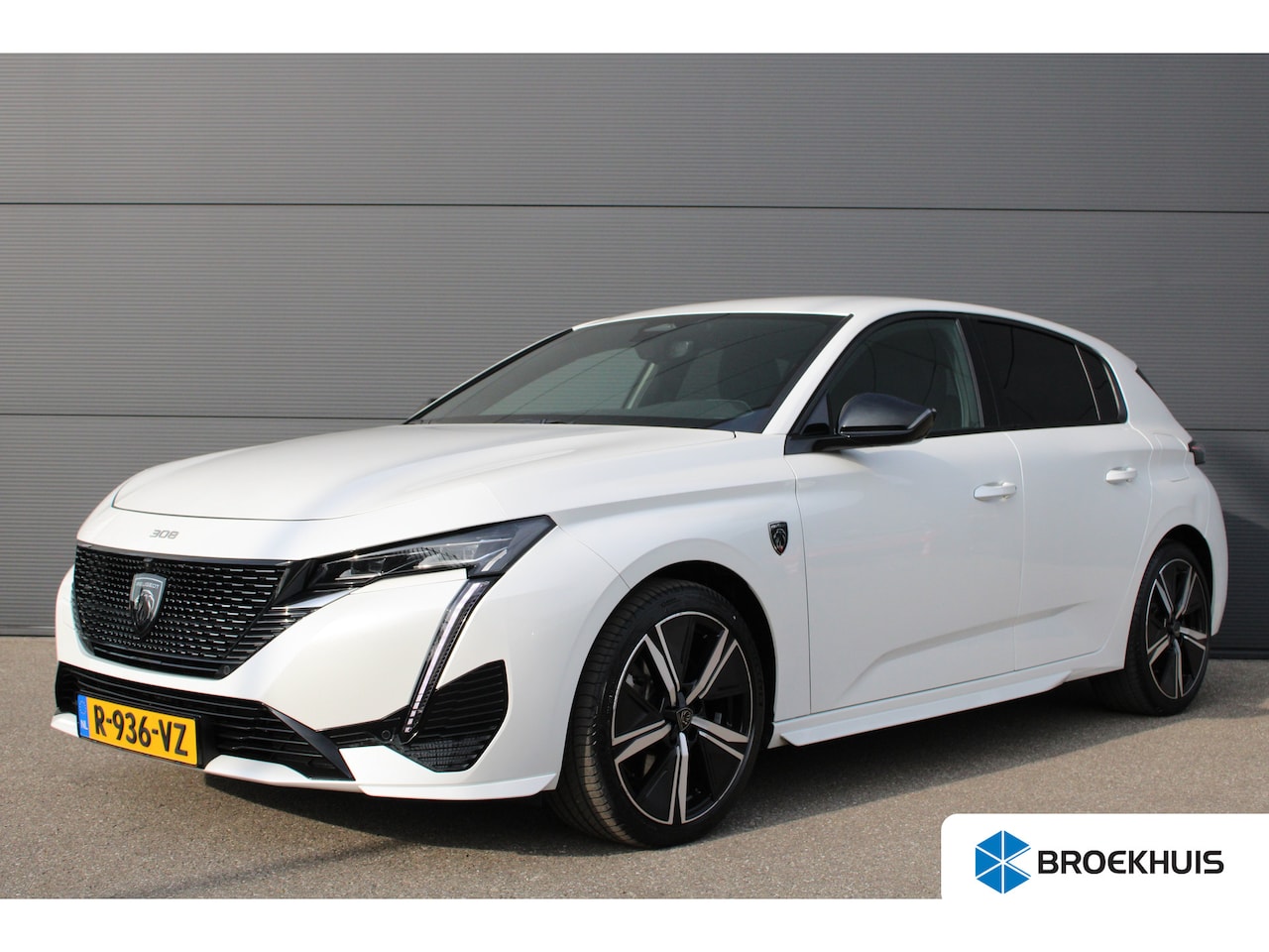 Peugeot 308 - 1.6 Plug-in Hybrid 180 GT | Origineel NL auto | 1e Eigenaar | Navigatie | Camera voor + ac - AutoWereld.nl