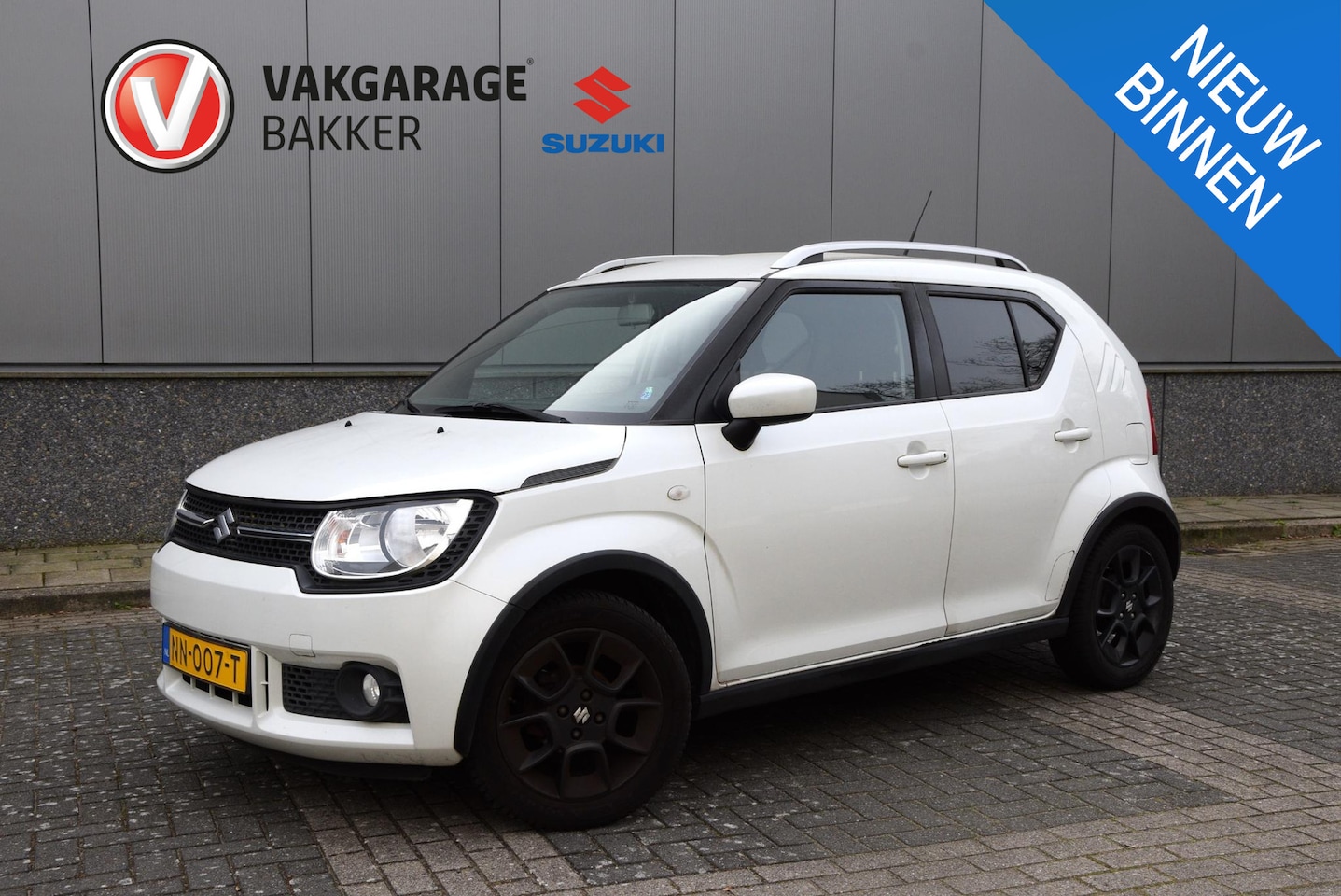 Suzuki Ignis - 1.2 Select | Trekhaak | dealer onderhouden | Navigatie | - AutoWereld.nl