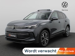 Volkswagen Tiguan - 1.5 eHybrid Life Edition 204PK DSG Pano-Schuifdak, Trekhaak, 19" LM Velgen, Adaptieve Crui