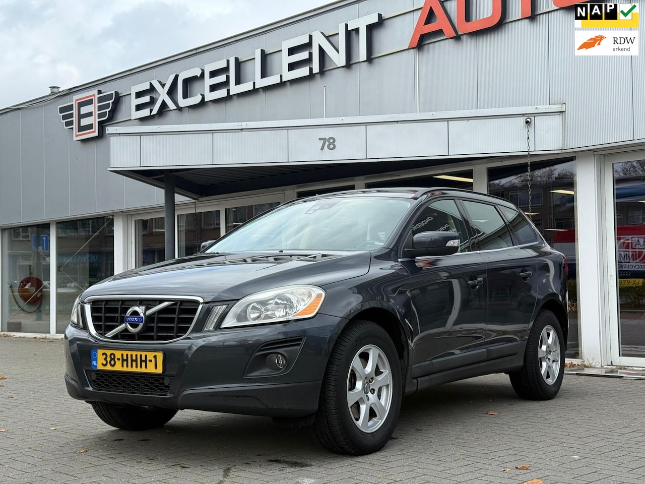 Volvo XC60 - 2.4 D5 AWD Momentum - Leder - AutoWereld.nl