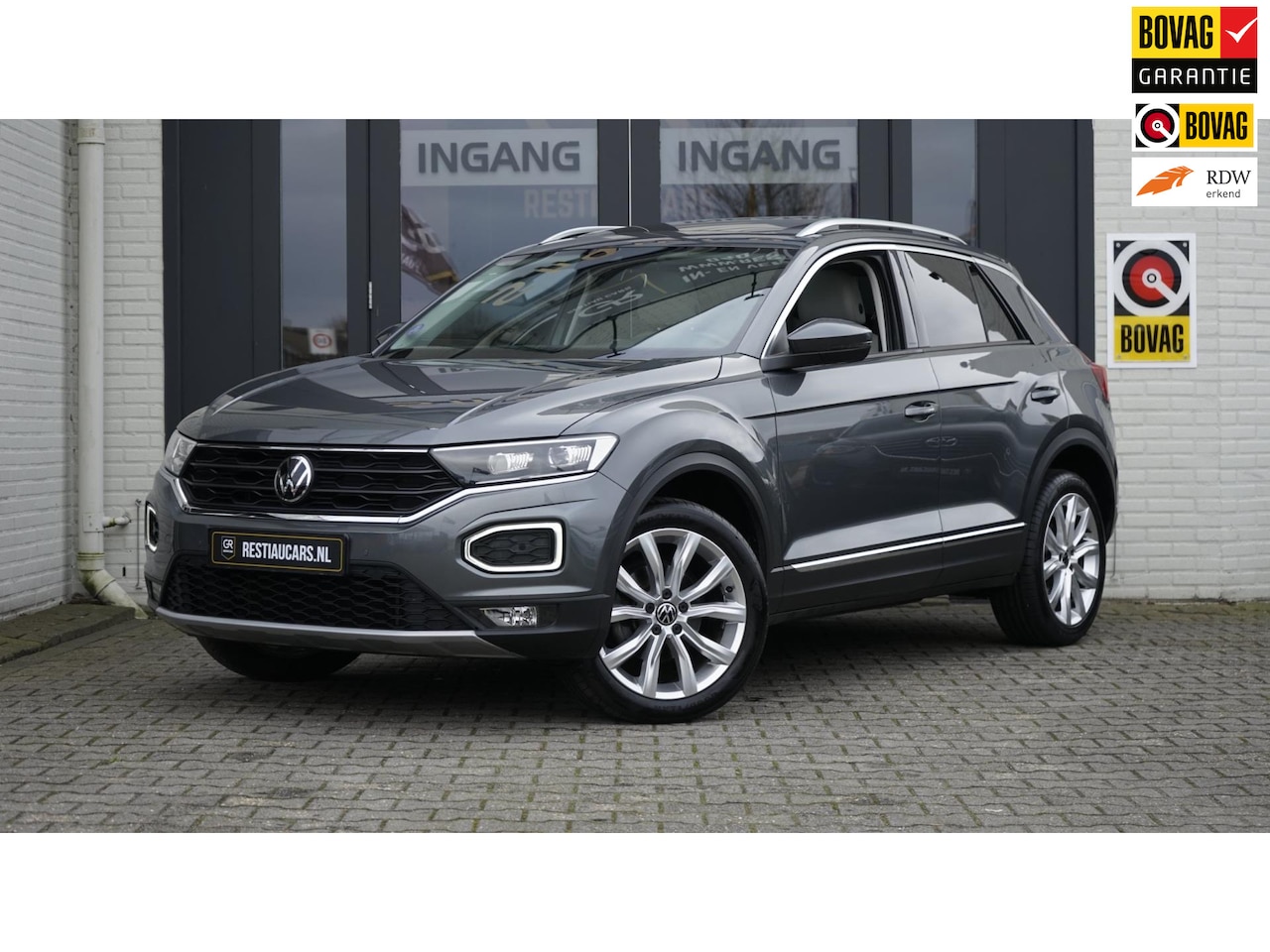 Volkswagen T-Roc - 1.5 TSI Sport AUTOMAAT-ACC-CAMERA-CLIMA-FULL LED-KEYLESS-NAVIGATIE-PANORAMA-VIRTUEEL-VOLLE - AutoWereld.nl
