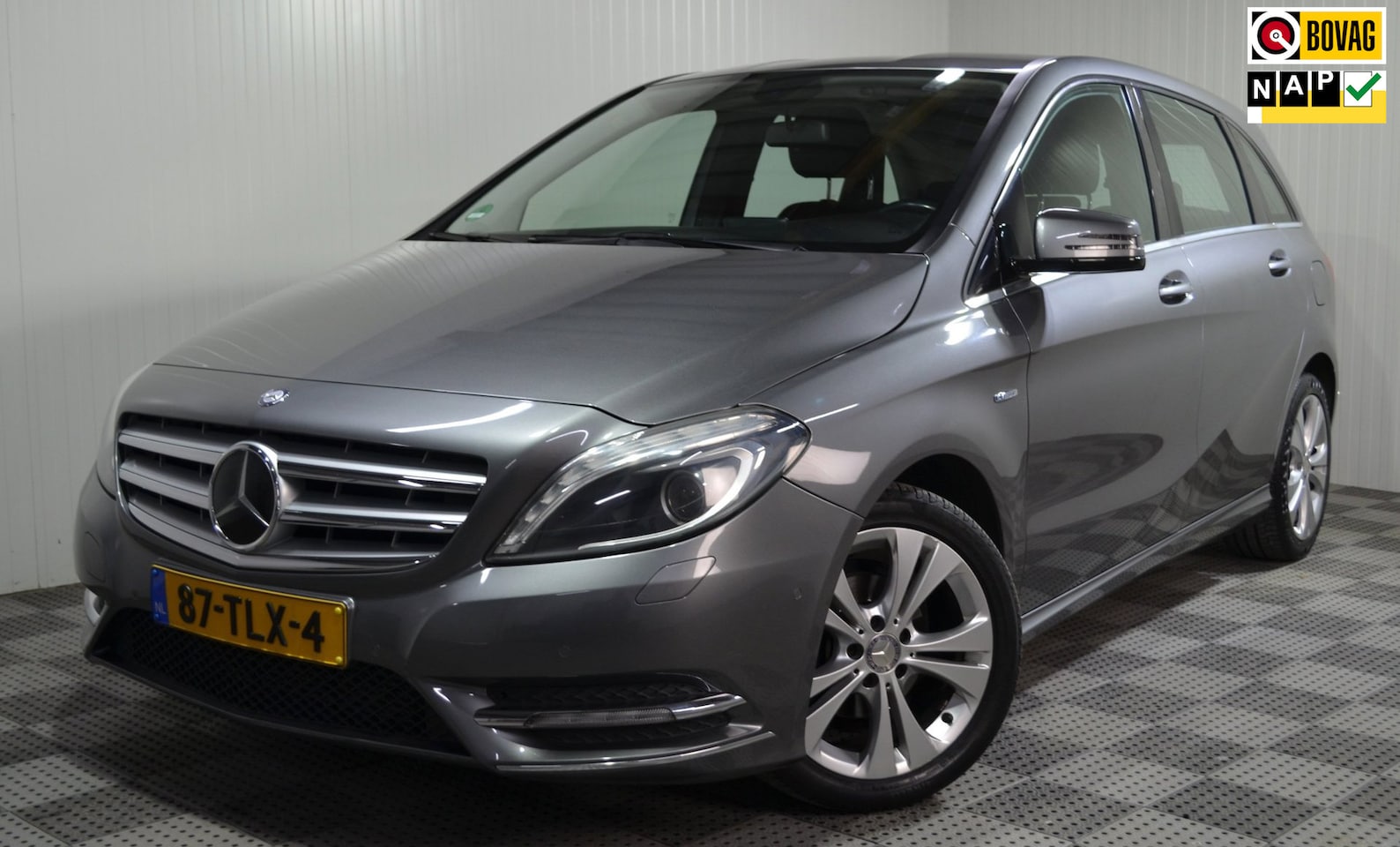 Mercedes-Benz B-klasse - 180 Ambition / Automaat / PDC / Nav. / NL auto - AutoWereld.nl