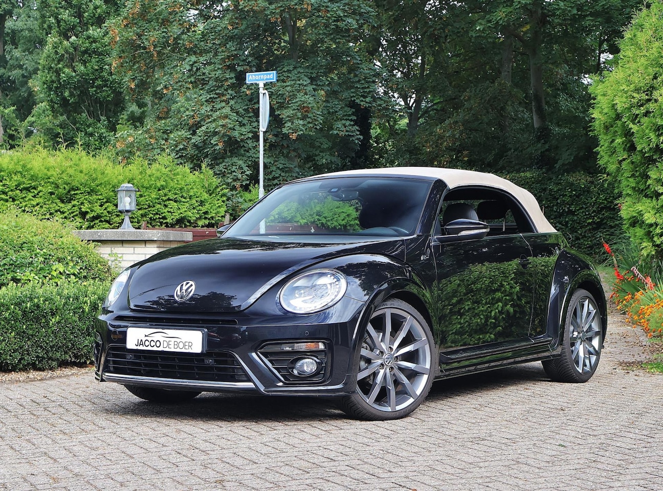 Volkswagen Beetle Cabriolet - 1.4 TSI R-Line 150pk - AutoWereld.nl