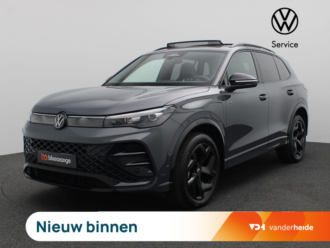 Volkswagen Tiguan - 1.5 eHybrid R-Line Edition 272PK DSG Pano-Schuifdak, Black Style, Keyless, Navi via Apple - AutoWereld.nl