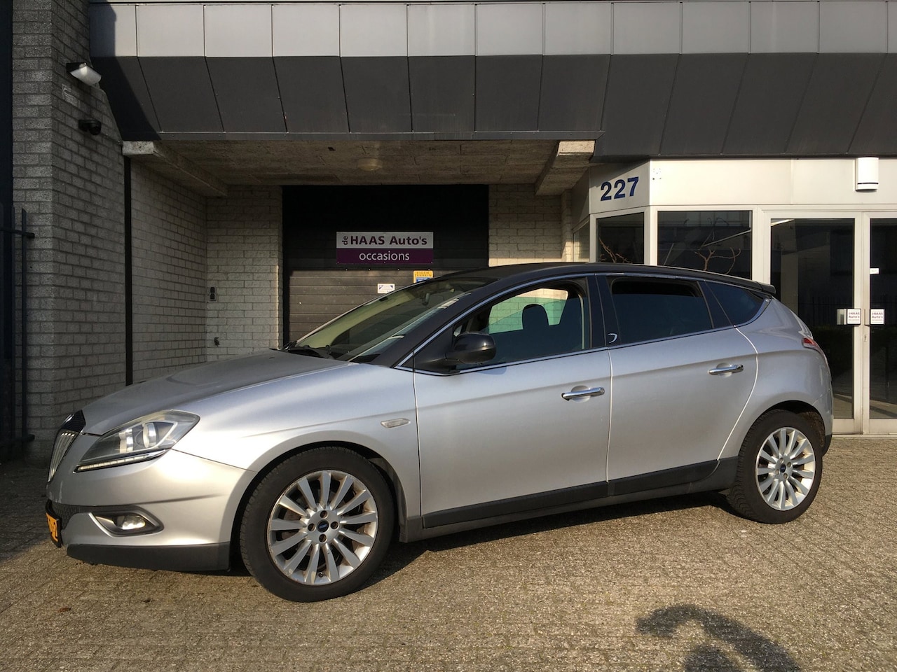 Lancia Delta - 1.4-16V Argento / APK MAART 2027 / NWE DISTRIBUTIE / COMPLETE UITVOERING / ALU VELGEN - AutoWereld.nl