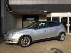 Lancia Delta - 1.4-16V Argento / APK MAART 2027 / NWE DISTRIBUTIE / COMPLETE UITVOERING / ALU VELGEN