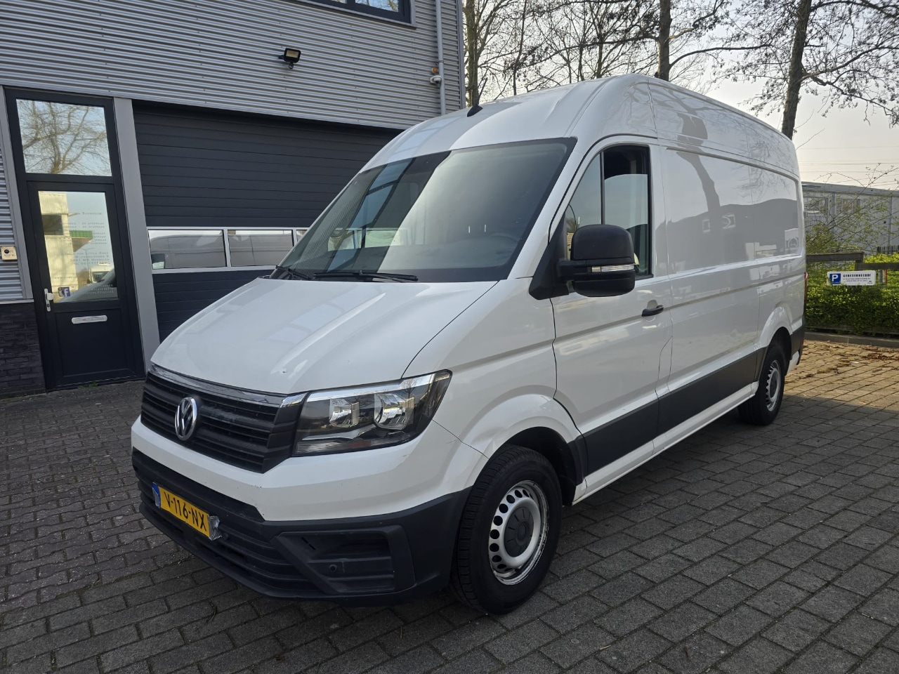 Volkswagen Crafter - 30 2.0 TDI L3 H2 EURO 6 TRENDLINE - AutoWereld.nl
