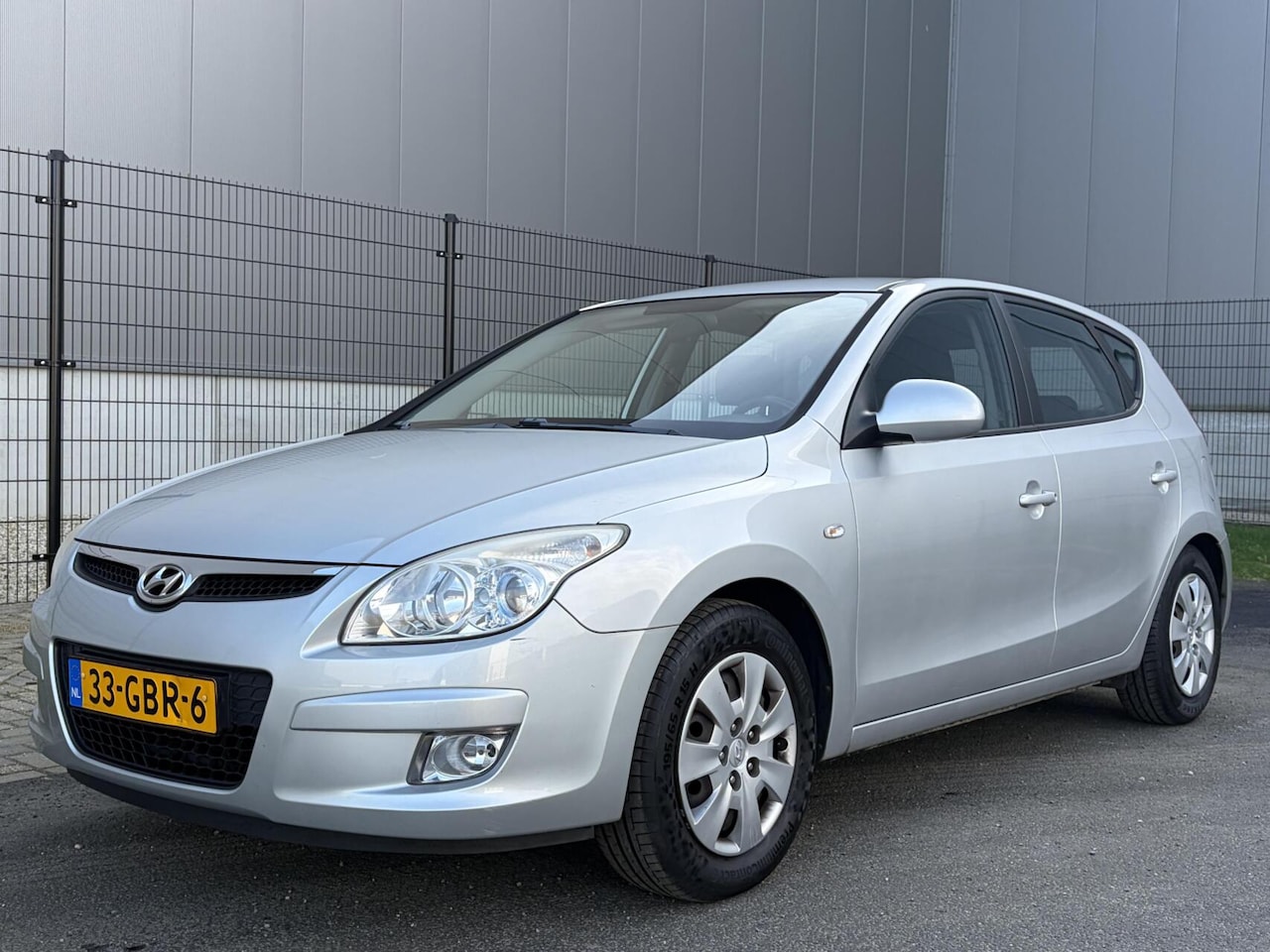 Hyundai i30 - 1.6i Dynamic | AIRCO | 5 DEURS - AutoWereld.nl