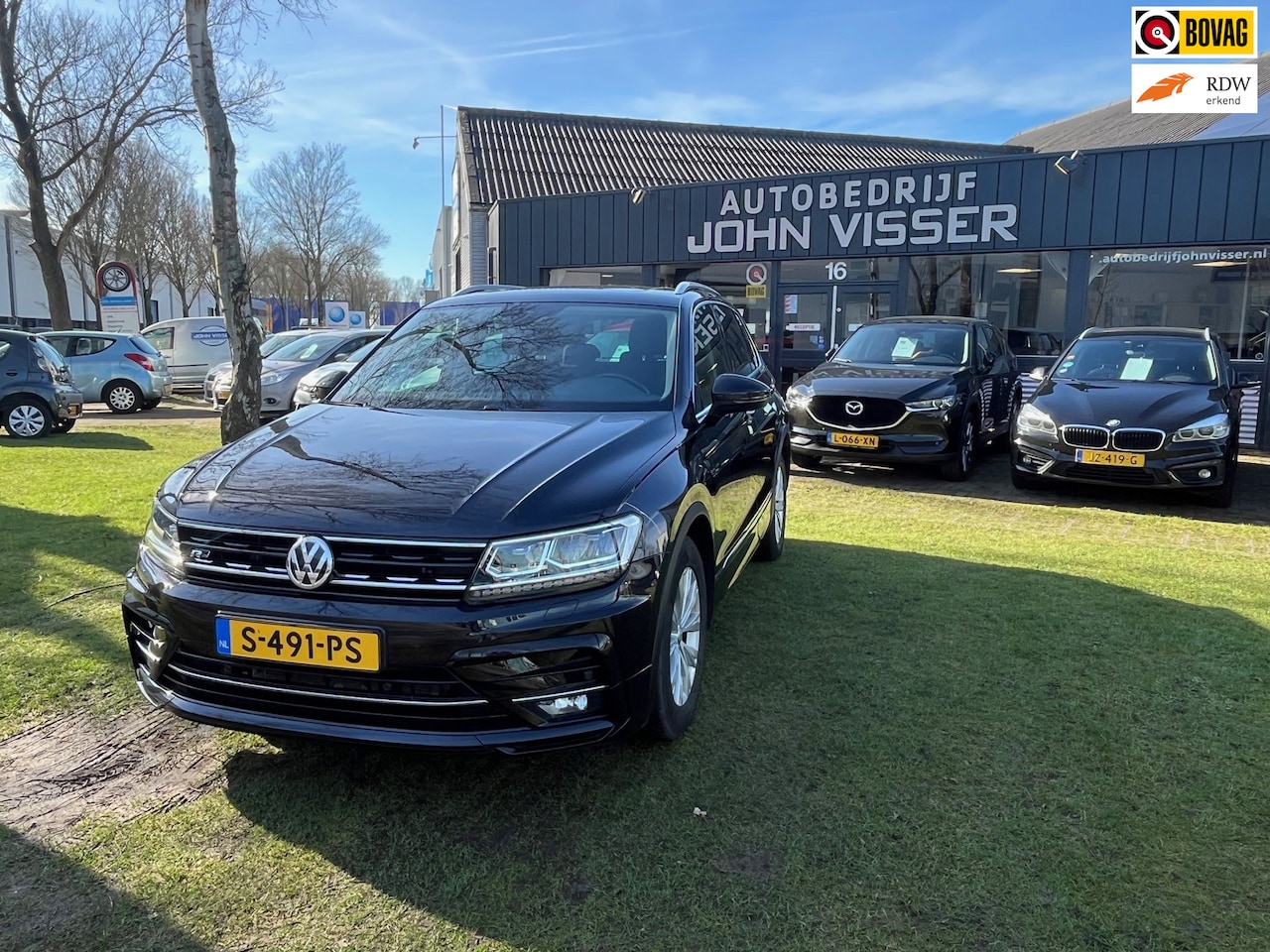 Volkswagen Tiguan - 1.5 TSI ACT Highline Business R * sportief & luxe * SUV * LMvelgen * - AutoWereld.nl