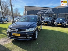 Volkswagen Tiguan - 1.5 TSI ACT Highline Business R * sportief & luxe * SUV * LMvelgen