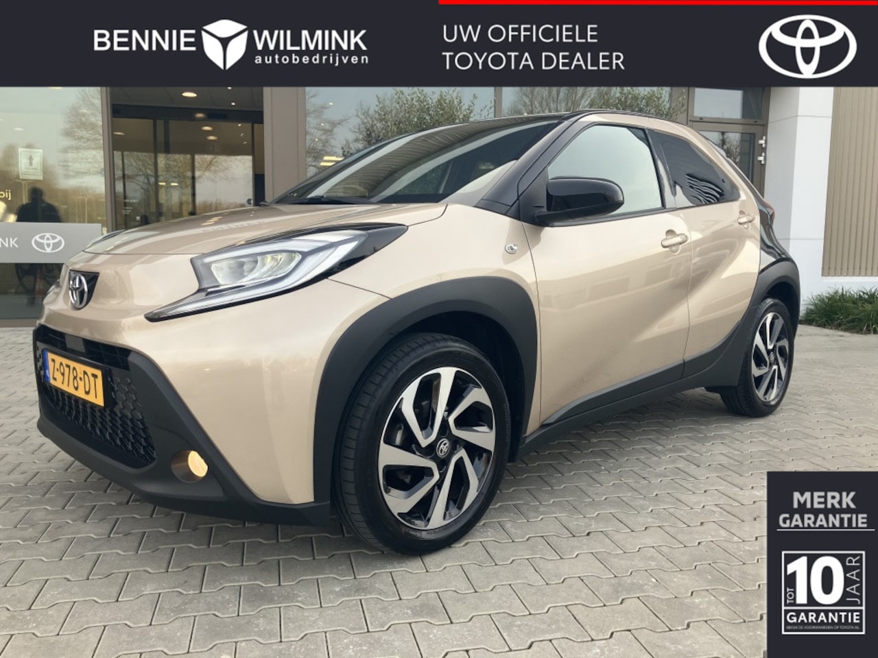 Toyota Aygo X - 1.0 VVT-i AUTOMAAT Puls | Apple Car-Play | Camera - AutoWereld.nl