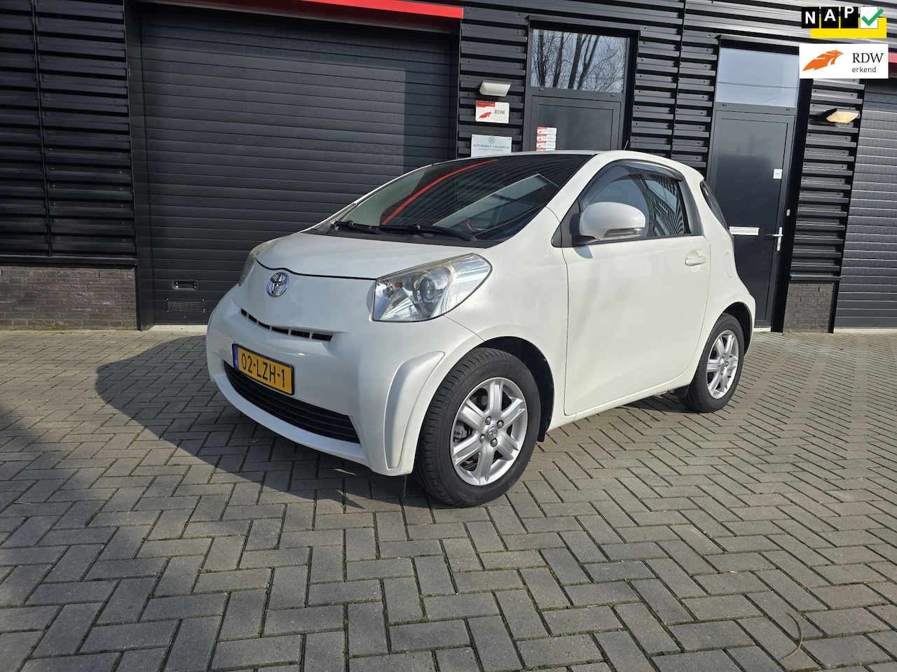 Toyota iQ - 1.0 VVTi Comfort | AIRCO | CRUISE CONTROL | ELECTRISCHE RAMEN + SPIEGELS - AutoWereld.nl
