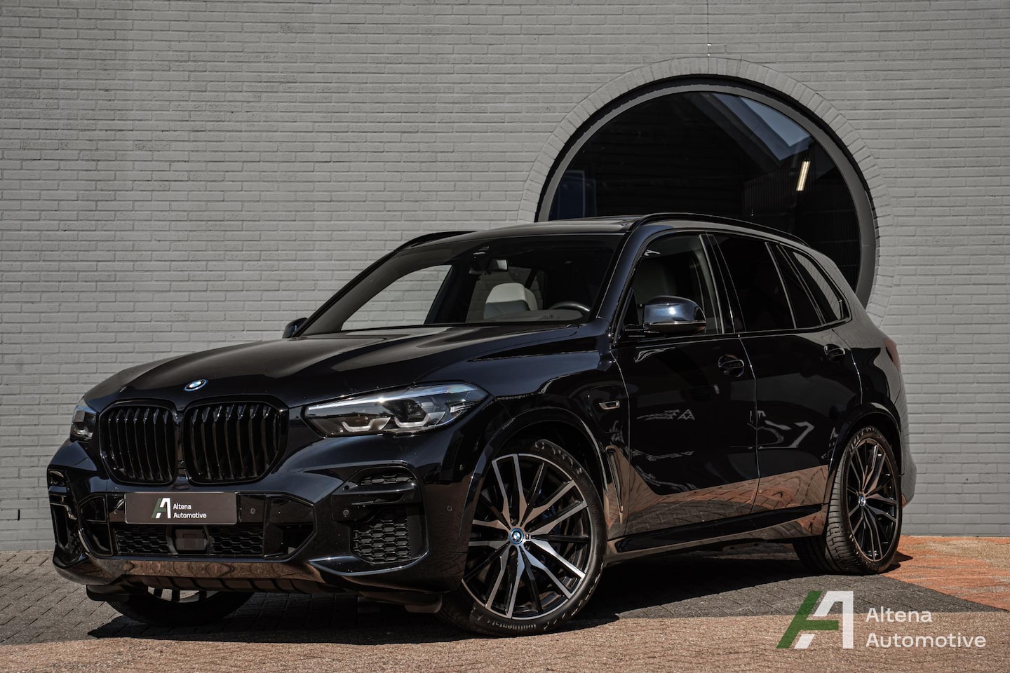 BMW X5 - xDrive45e High Executive M-sport, comfort stoelen, BTW, panoramadak, trekhaak, 22" - AutoWereld.nl