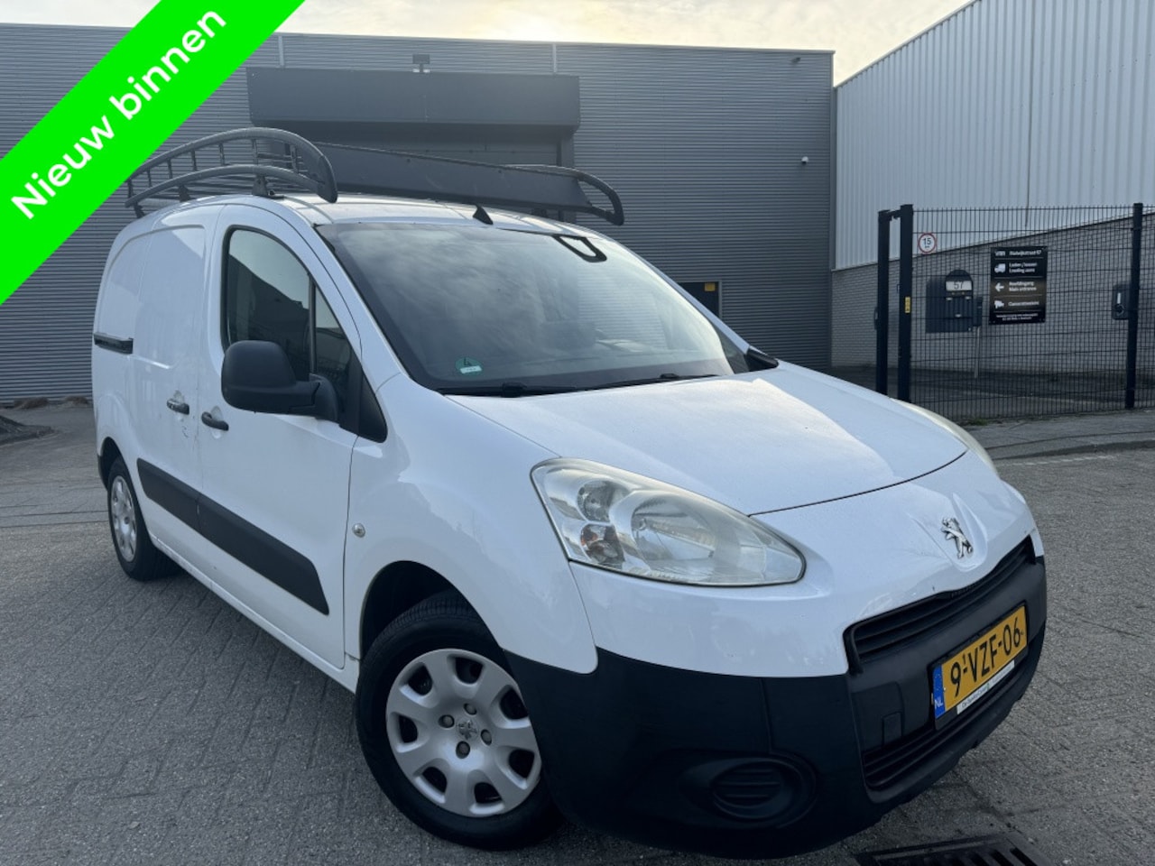 Peugeot Partner - 120 1.6 HDI Navi 3Zits Airco - AutoWereld.nl