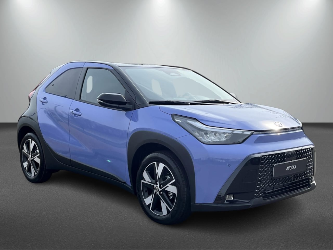 Toyota Aygo X - Hybrid 115 Black Edition | Stoelverwarming | Park. Sensoren | AC - AutoWereld.nl
