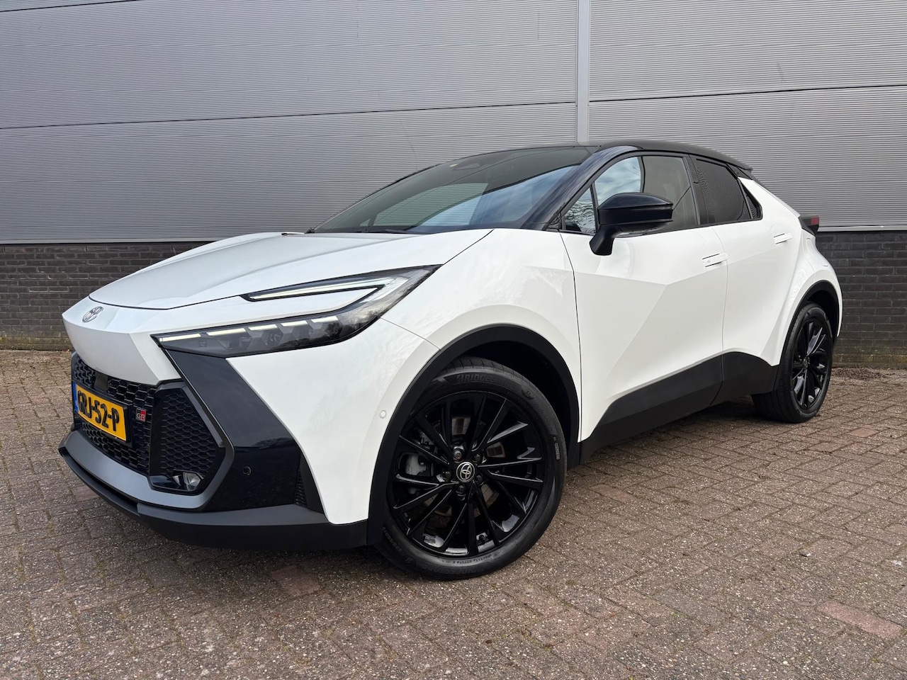 Toyota C-HR - 2.0 Plug-in Hybrid 220 GR SPORT PLUS - AutoWereld.nl