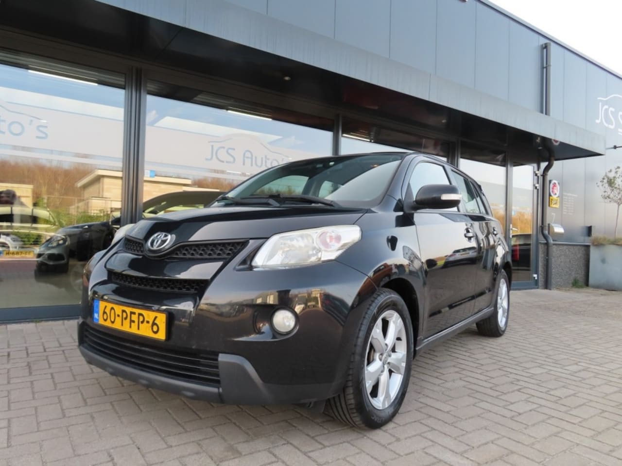 Toyota Urban Cruiser - 1.3 VVT-i Aspiration Airco 16 Inch Pdc 2011 - AutoWereld.nl