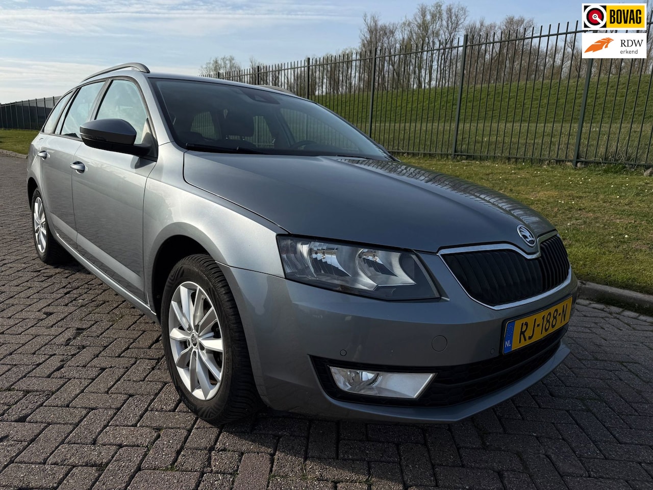 Skoda Octavia Combi - 1.6 TDI Greentech Elegance 1.6 TDI Greentech Elegance - AutoWereld.nl