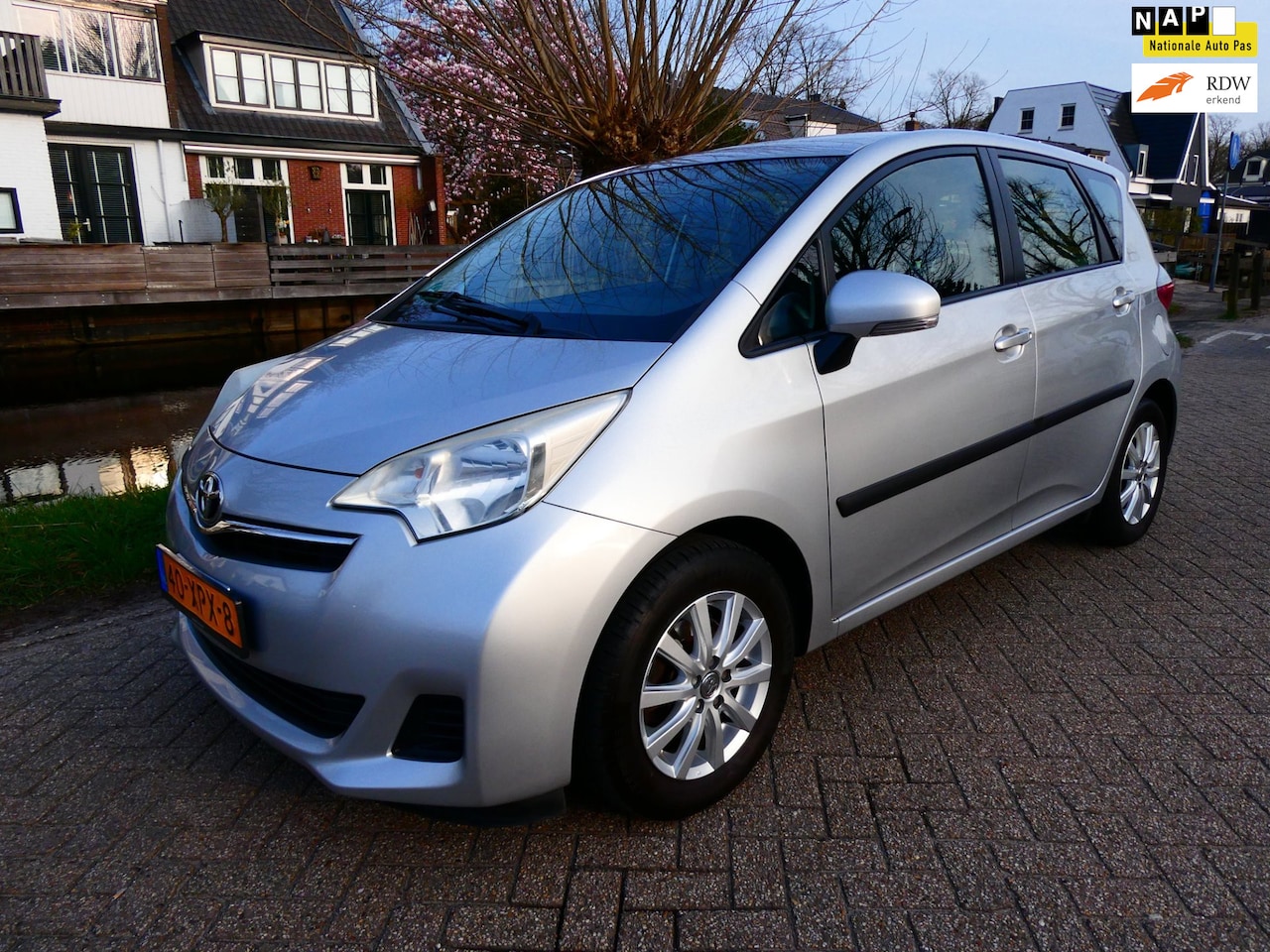 Toyota Verso S - 1.3 VVT-i Comfort Plus 100pk Airco Trekhaak Hoge instap - AutoWereld.nl