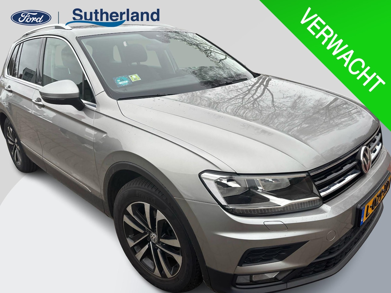Volkswagen Tiguan - 1.5 TSI ACT Highline | 150pk | Trekhaak | Stoelverwarming | Parkeersensoren Voor & Achter - AutoWereld.nl