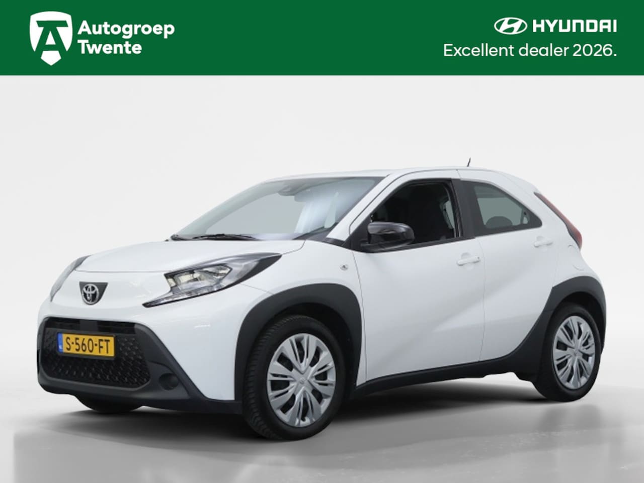 Toyota Aygo X - 1.0 VVT-i MT Play | Carplay | All Seasons | Achteruitrijcamera | - AutoWereld.nl