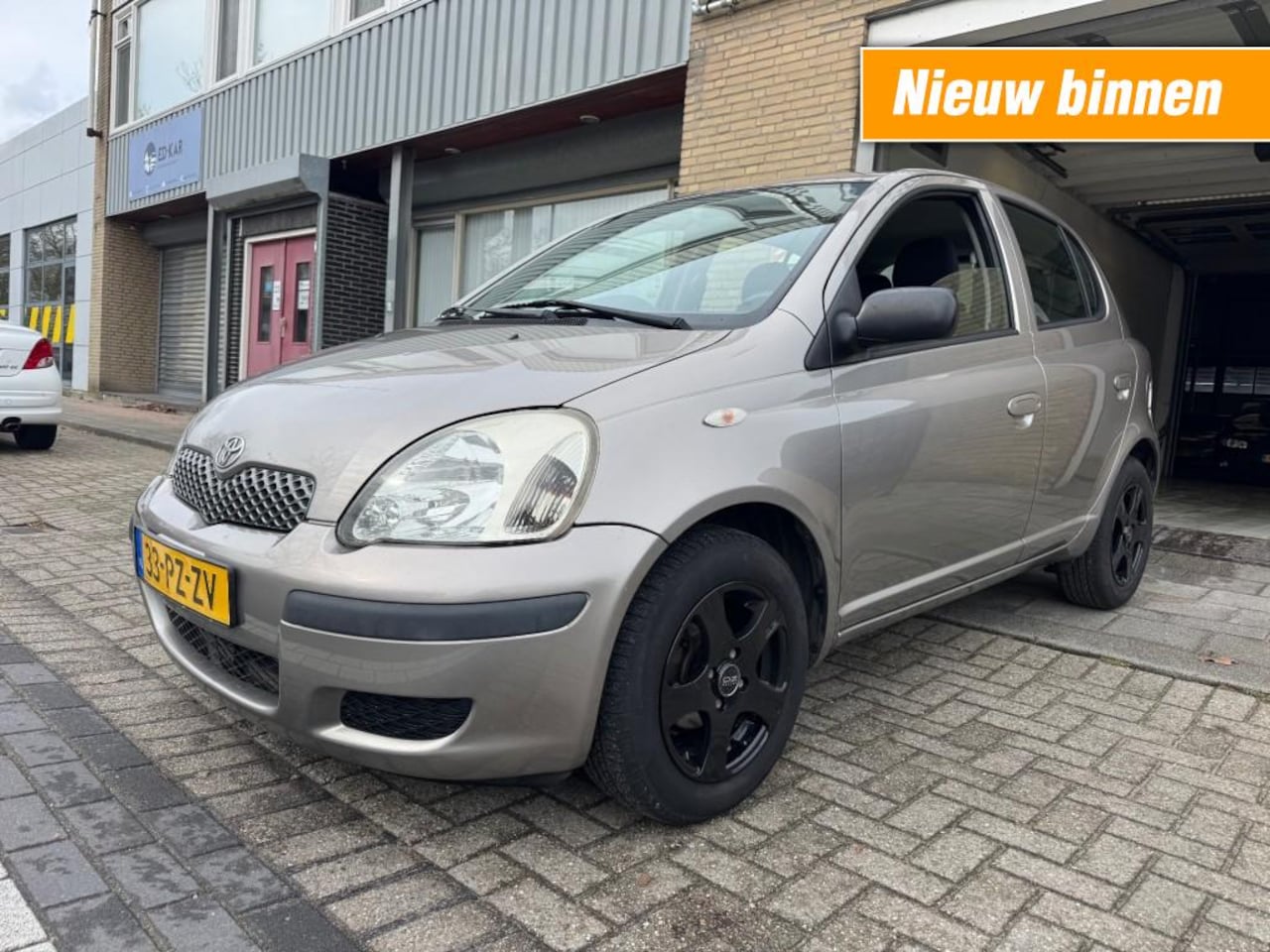 Toyota Yaris - 1.0 VVT-i Idols 5DRS AIRCO LMV TOP CONDITION NAP APK 2-2027 - AutoWereld.nl