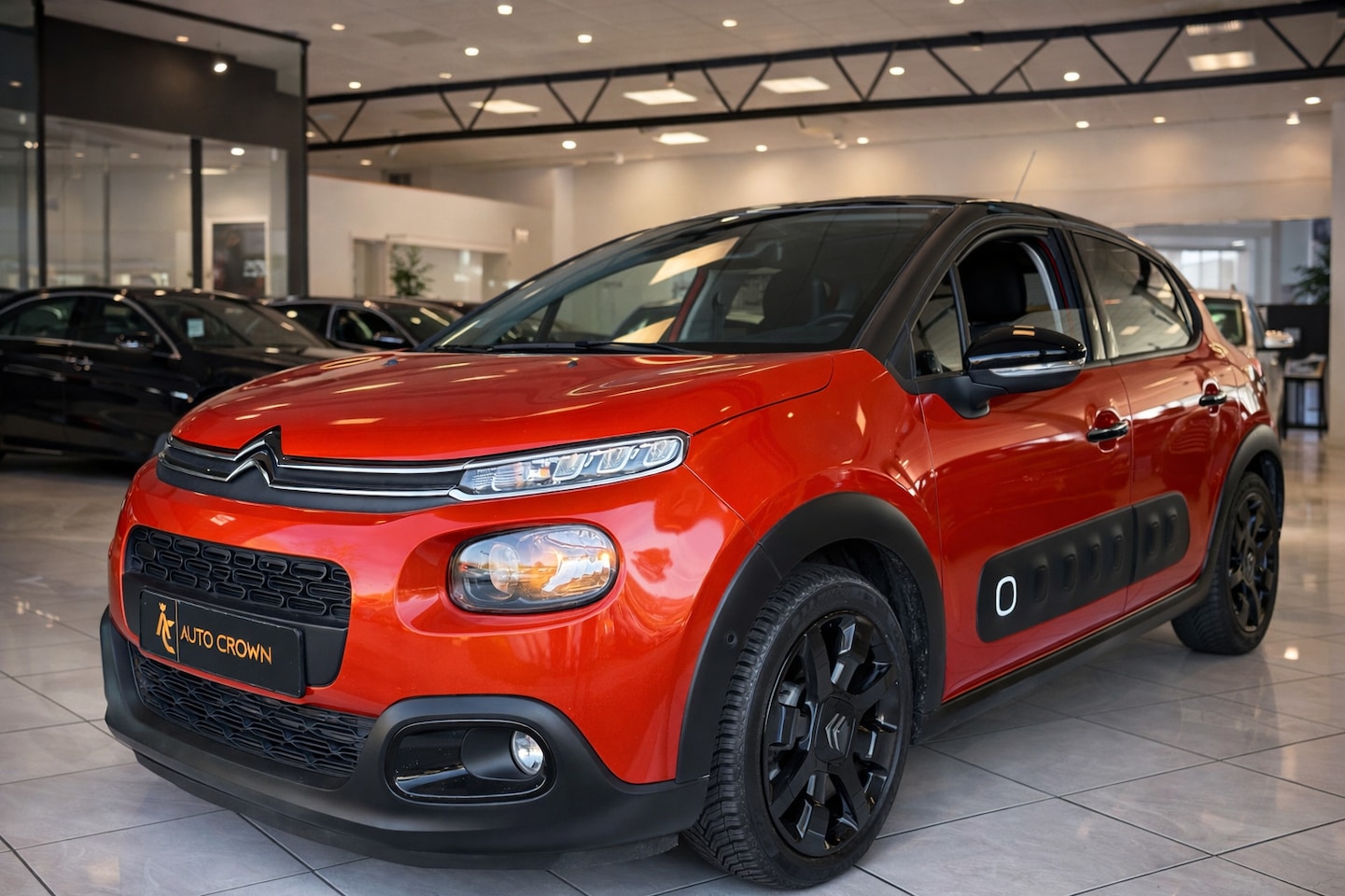 Citroën C3 - 1.2 PureTech S&S Shine Automaat + BJ. 2017 Navi - AutoWereld.nl