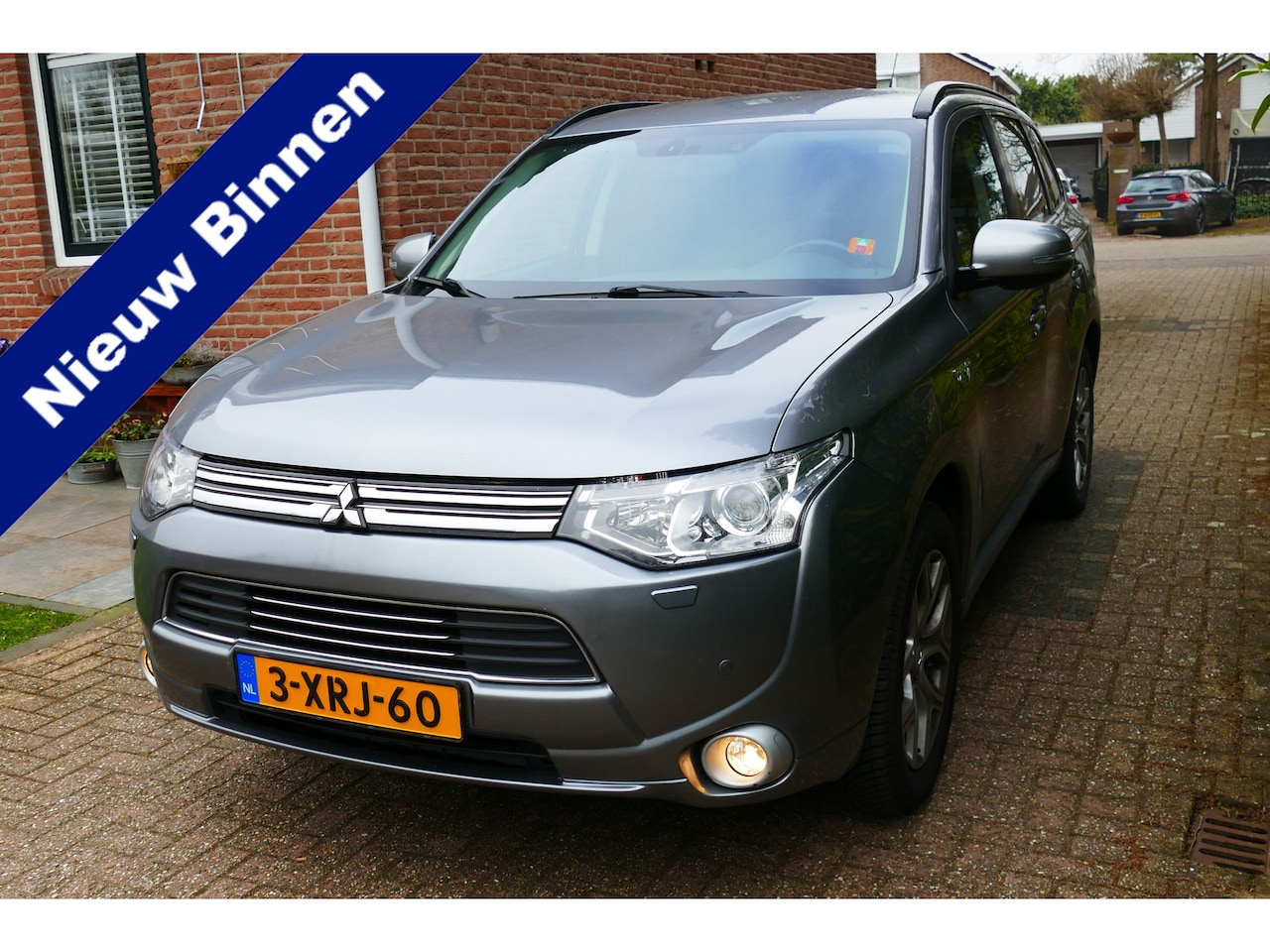 Mitsubishi Outlander - 2.0 PHEV Executive Edition. Navi, Camera, 18"LMV, Haak 1500kg - AutoWereld.nl