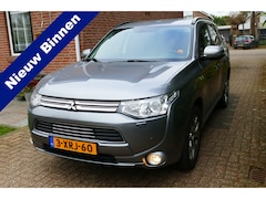 Mitsubishi Outlander - 2.0 PHEV Executive Edition. Navi, Camera, 18"LMV, Haak 1500kg