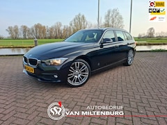 BMW 3-serie Touring - 318i Essential 19 inch Clima Navi Cruise PDC
