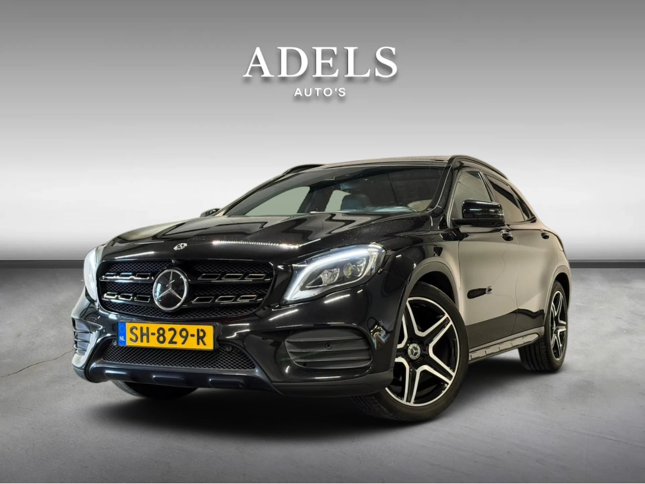 Mercedes-Benz GLA-Klasse - 180 AMG Line Panodak Harman Kardon Night Pakket 360 Camera NL Auto - AutoWereld.nl