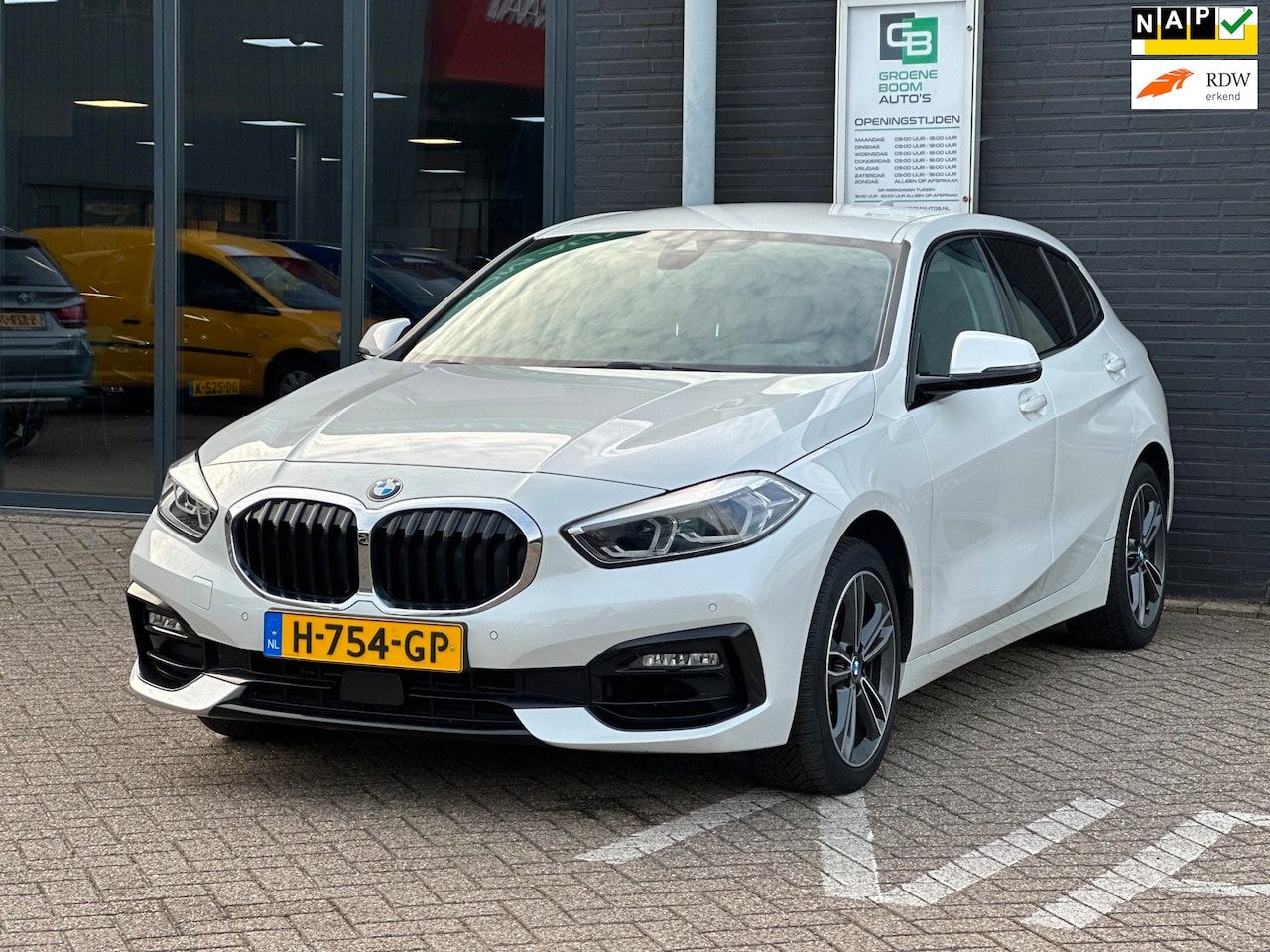 BMW 1-serie - 118i Executive Edition/NAVI/CARPLAY/LED/NL AUTO NAP!! - AutoWereld.nl