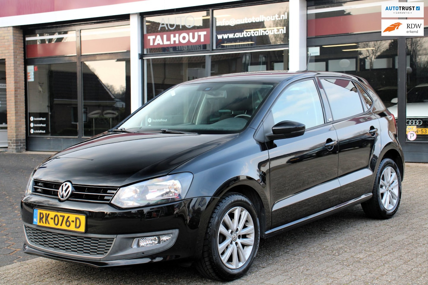 Volkswagen Polo - 1.2 Comfortline | APPLE CARPLAY, STOELVERWARMING, 5 DEURS, LM VELGEN - AutoWereld.nl