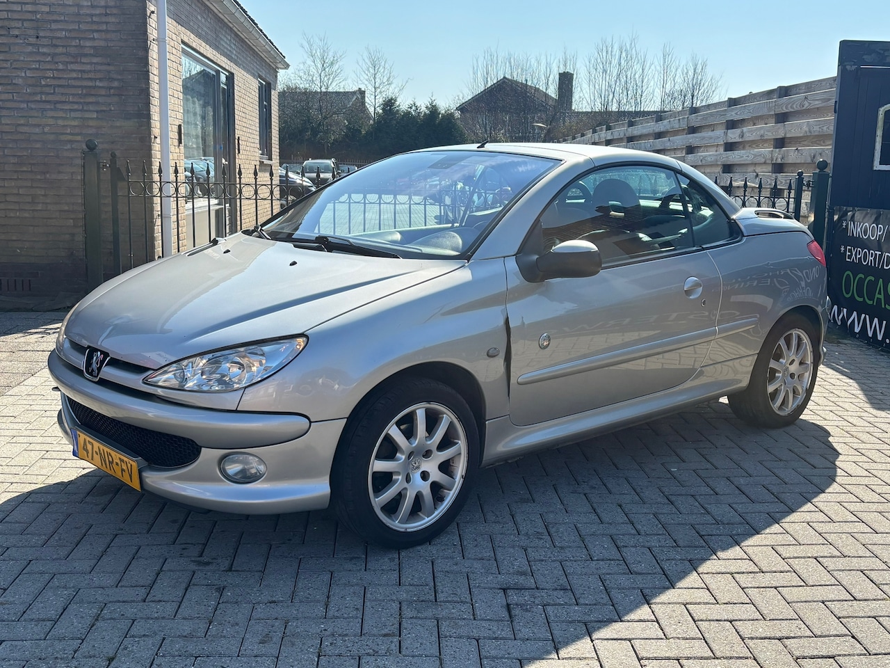 Peugeot 206 CC - 1.6-16V Roland Garros | apk | dak werkt rijd prima ! - AutoWereld.nl