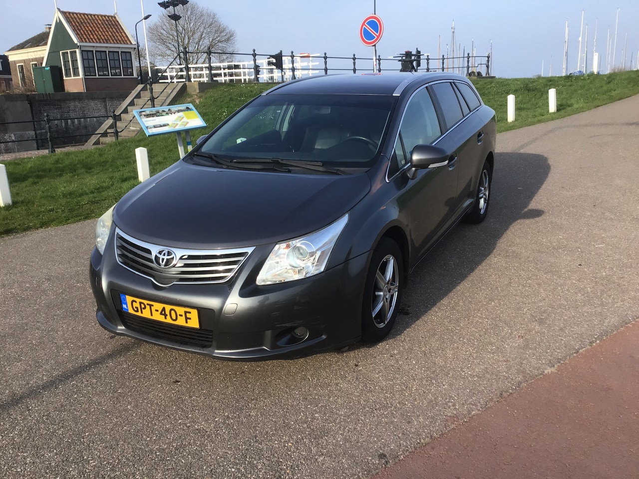 Toyota Avensis Wagon - 2.0 D-4D Business Bj2010/227000km/leer interieur - AutoWereld.nl
