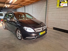 Mercedes-Benz B-klasse - 180 Ambition Comfort Automaat, Trekhaak, Cruise control