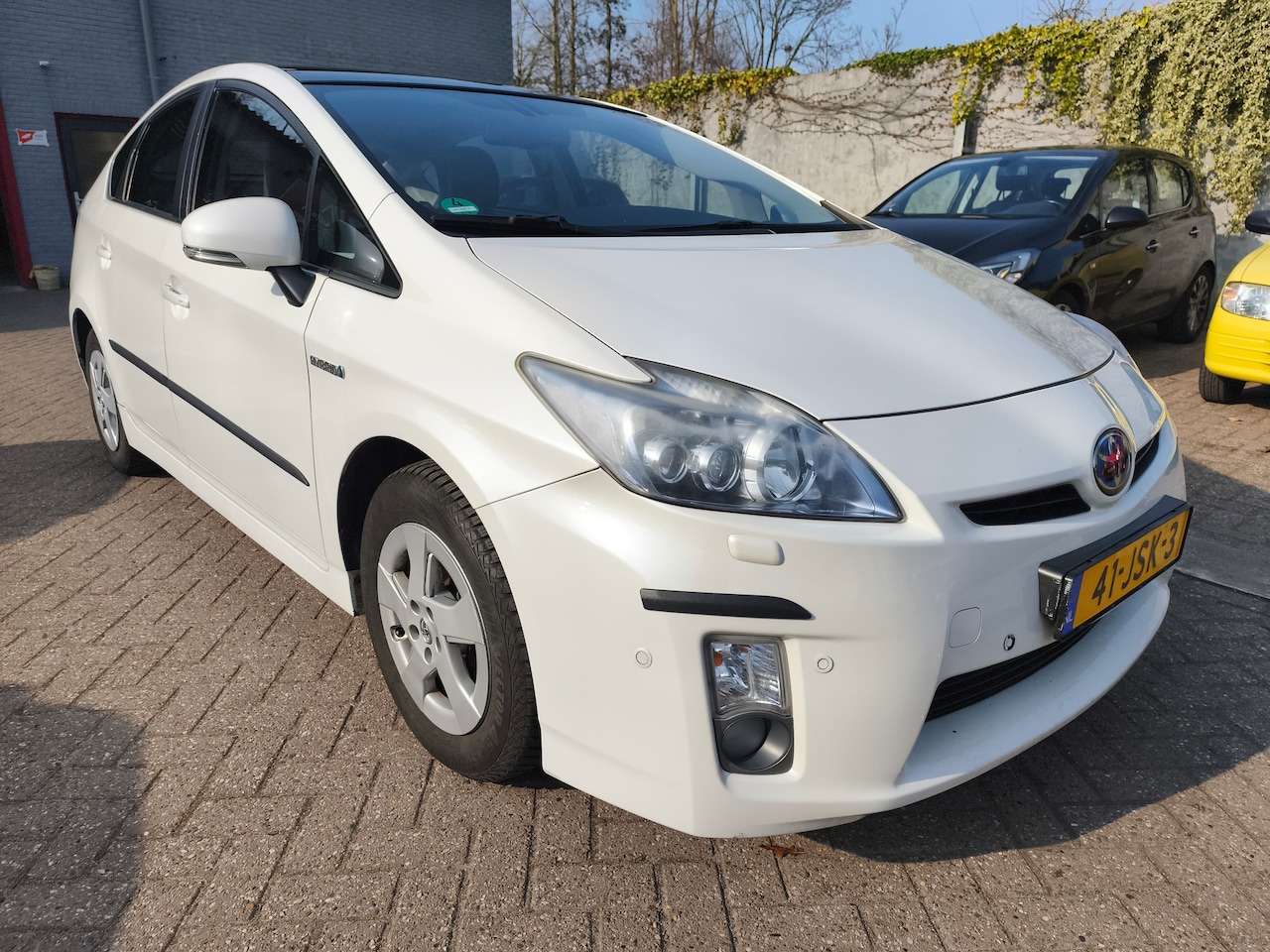 Toyota Prius - 1.8 HSD Executive - AutoWereld.nl