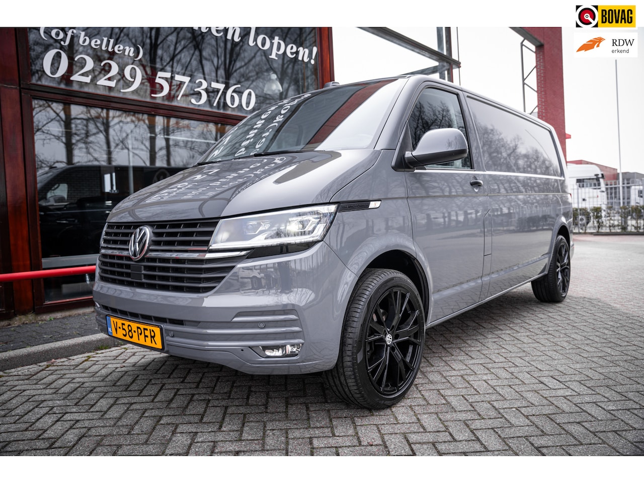 Volkswagen Transporter - 2.0 TDI 150pk | Lengte 2 | Automaat | Stoelverwarming | Navigatie | Adaptieve cruise contr - AutoWereld.nl