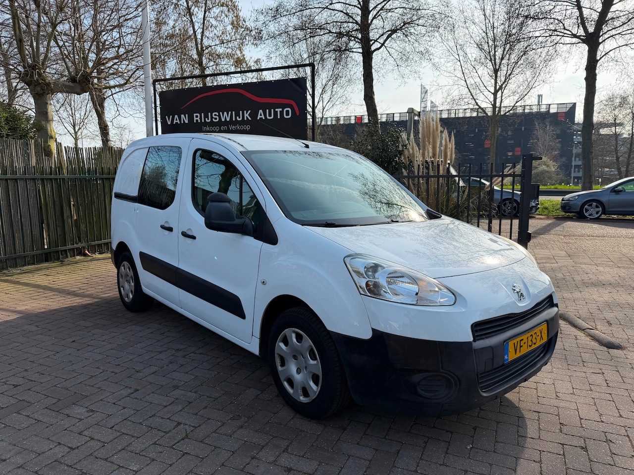 Peugeot Partner - 120 1.6 e-HDI L1 XT Profit + Airco Euro5 Cruise-con - AutoWereld.nl