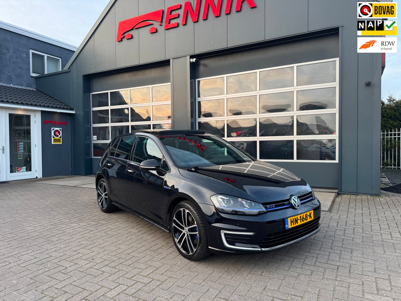 Volkswagen Golf - 1.4 TSI GTE / Pano / Keyless / Discovery Pro / Top Auto ! . - AutoWereld.nl